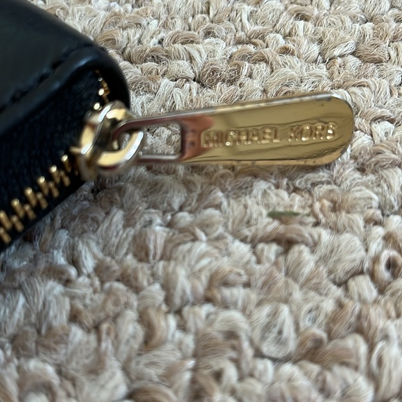 Michael Kors Wallet - Picture 3 of 10